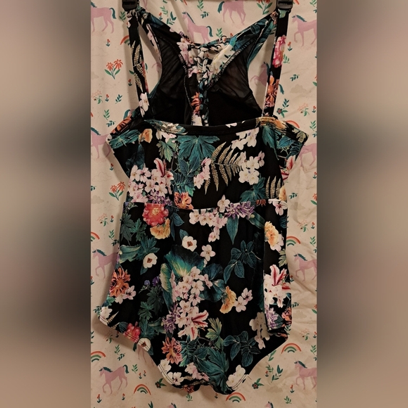 NWOT Torrid Black Floral 1PC Beach Pool Swim Vacation Bathing Suit Plus SZ XXL - Picture 2 of 5